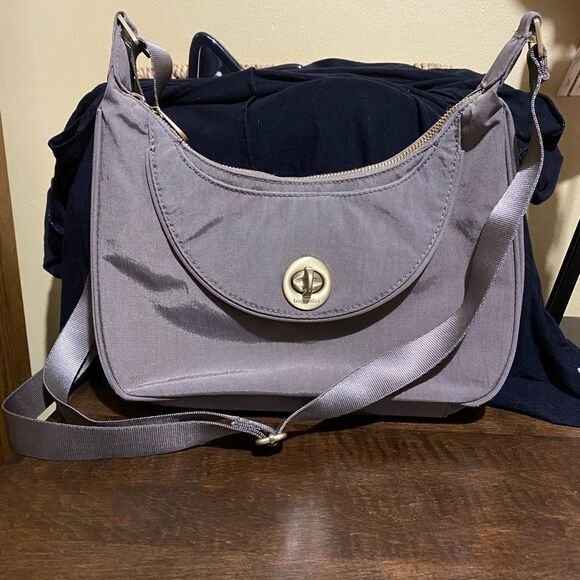 BAGGALLINI SMALL HOBO NYLON CROSSBODY - Picture 1 of 4